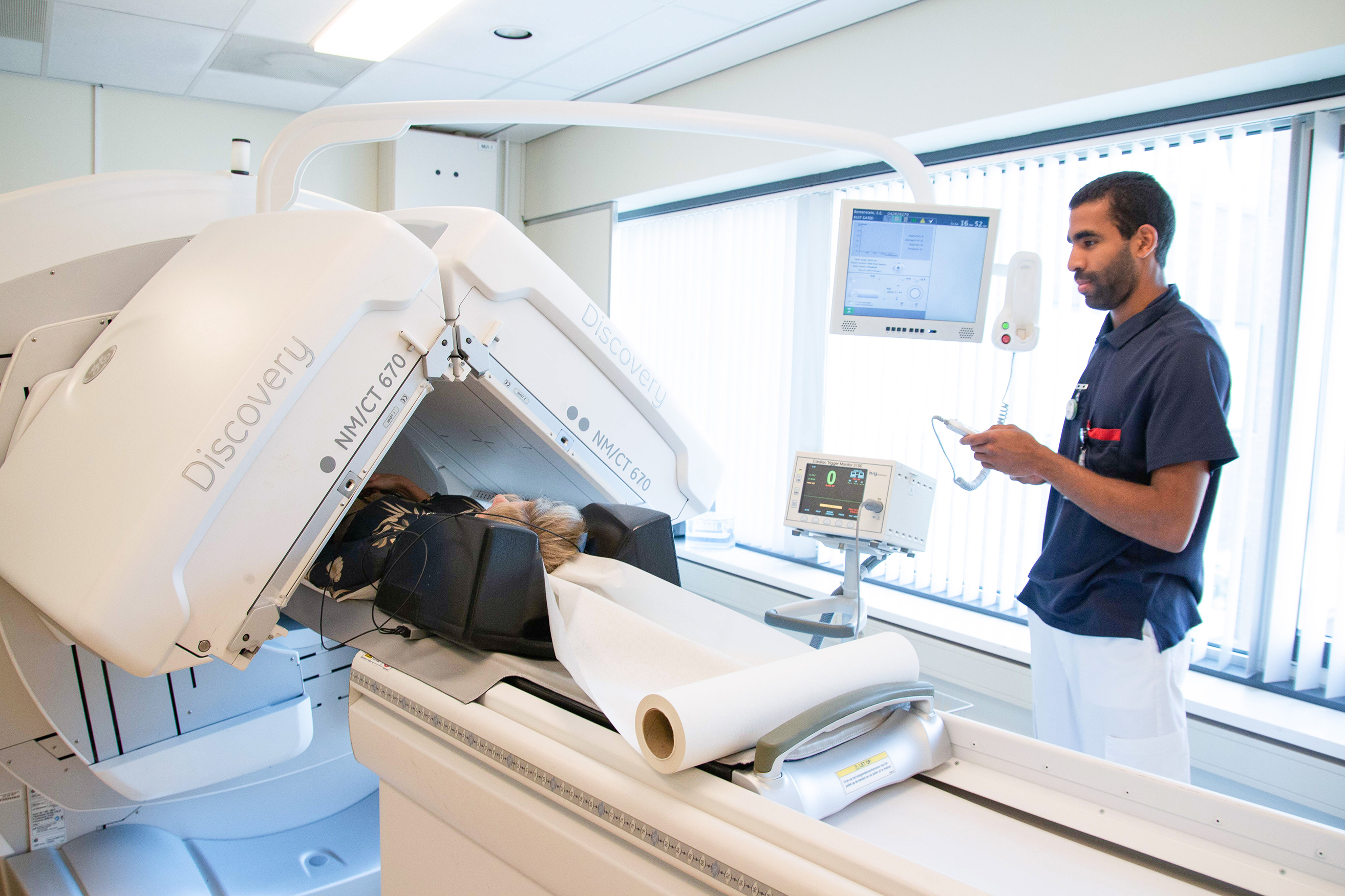 Foto van een Spect-CT scan in OLVG.